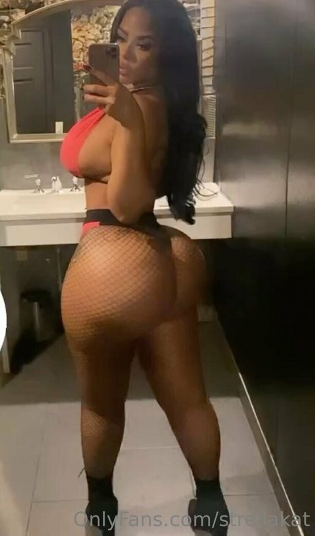 Foto di nudo di fuga di OnlyFans di Strellakat