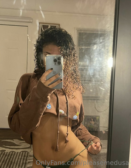 Foto di nudo di fuga di OnlyFans di Aliakadir