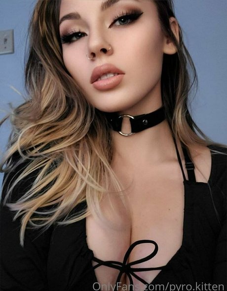 Foto di nudo di fuga di OnlyFans di Pyro Kitten