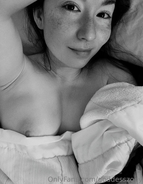 Foto di nudo di fuga di OnlyFans di Goddesszoey