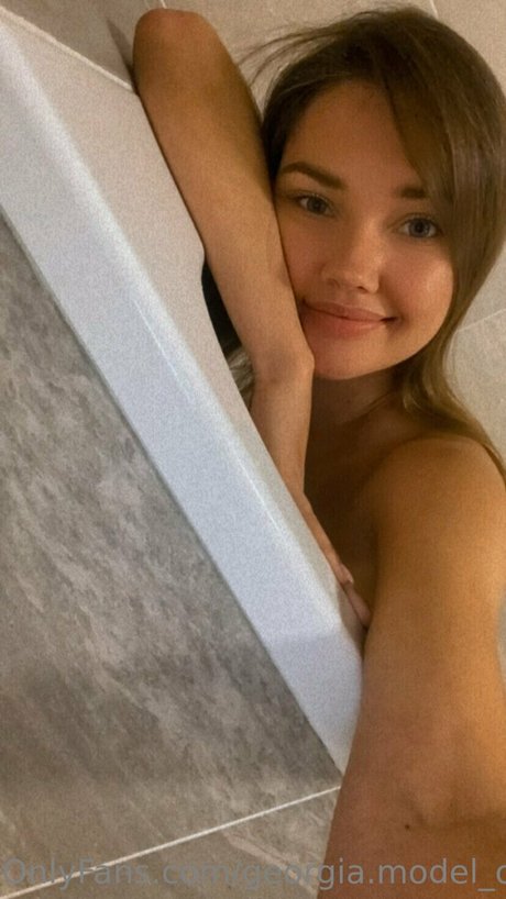 Foto di nudo di fuga di OnlyFans di Georgia