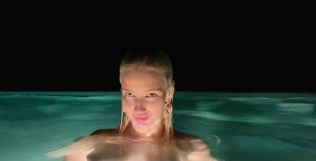 Foto di nudo di fuga di OnlyFans di Linsey99