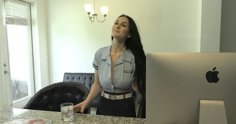 Anna Curvy