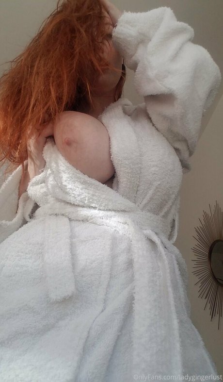 Foto di nudo di fuga di OnlyFans di Ladygingerlust