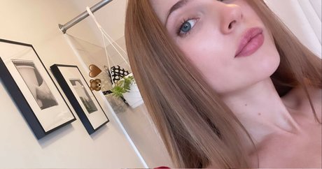 Foto di nudo di fuga di OnlyFans di Androidgirl