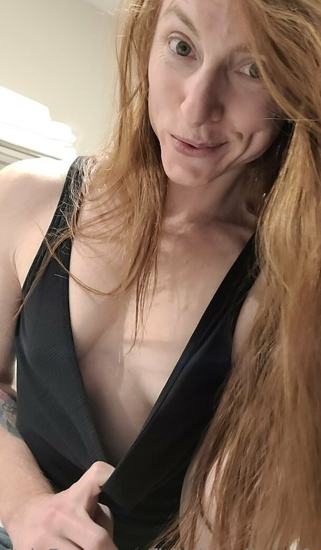 Foto di nudo di fuga di OnlyFans di Fitlittleredheadfree