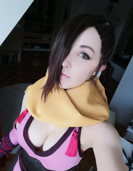 Foto di nudo di fuga di OnlyFans di Pink Fluffy Kitchicorn