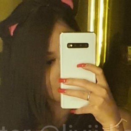 Foto di nudo di fuga di OnlyFans di Livia Dias