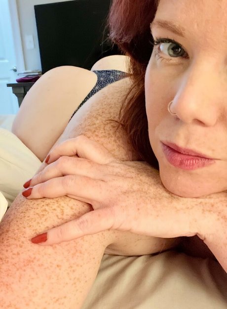 Foto di nudo di fuga di OnlyFans di Naughtyexpastorswife