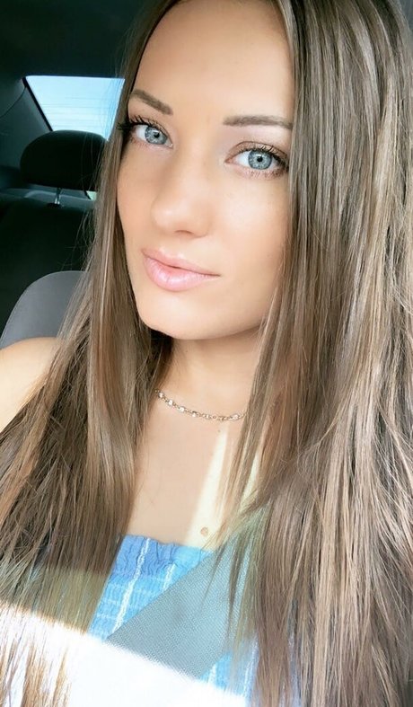 Foto di nudo di fuga di OnlyFans di Britney Marie