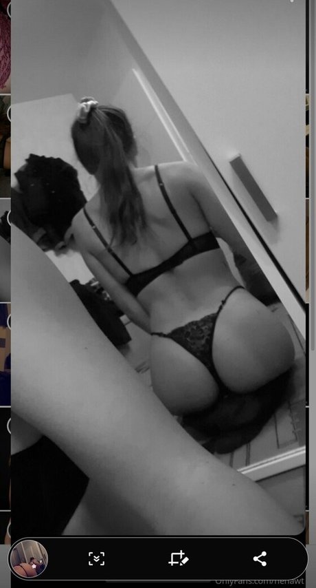 Foto di nudo di fuga di OnlyFans di Nenawt