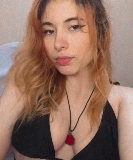 Foto di nudo di fuga di OnlyFans di Hellenrp
