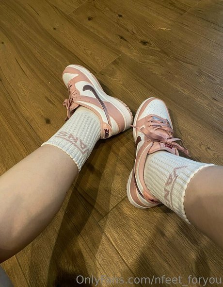 Foto di nudo di fuga di OnlyFans di Nfeetforyou