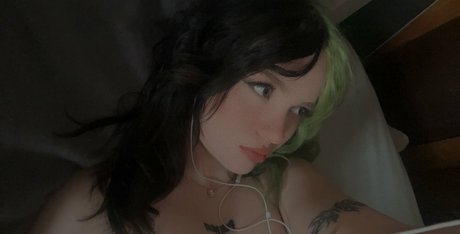 Foto di nudo di fuga di OnlyFans di Itsssarapriv