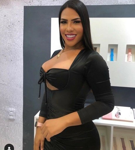 Foto di nudo di fuga di OnlyFans di Lia Ferraz 