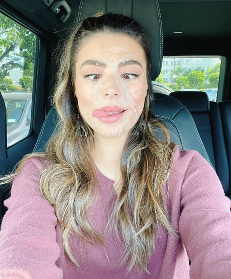 Foto di nudo di fuga di OnlyFans di Miranda Cosgrove