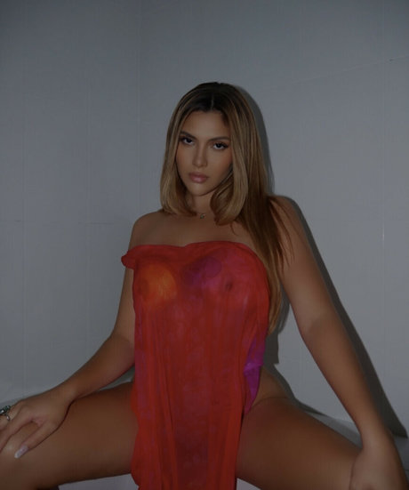 Foto di nudo di fuga di OnlyFans di Nicol Savage