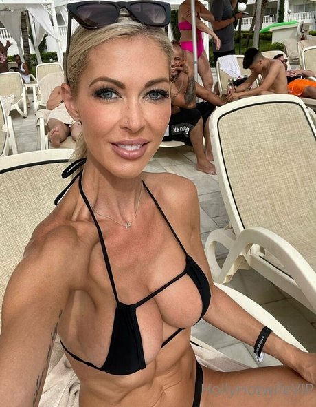Hollyhotwifevip