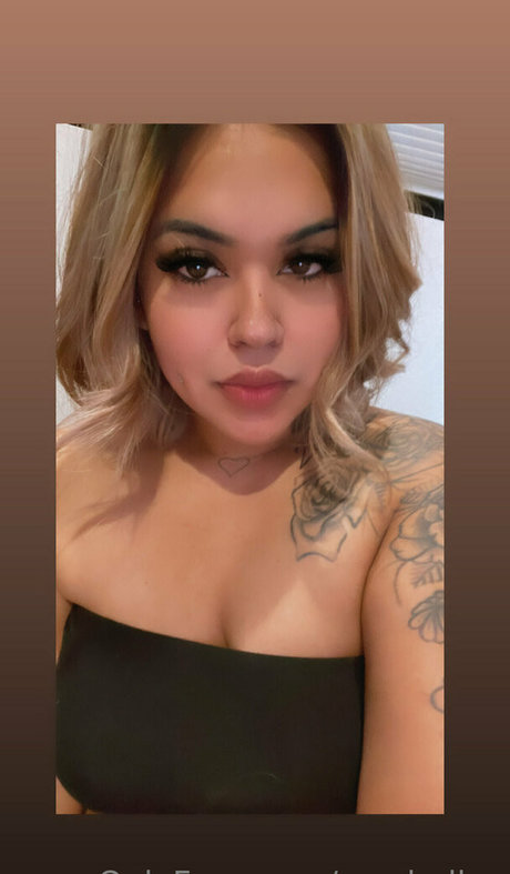Foto di nudo di fuga di OnlyFans di Mxchellxx