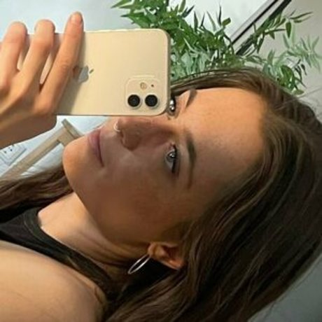 Foto di nudo di fuga di OnlyFans di Angelinalay