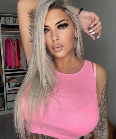 Foto di nudo di fuga di OnlyFans di Deminecka