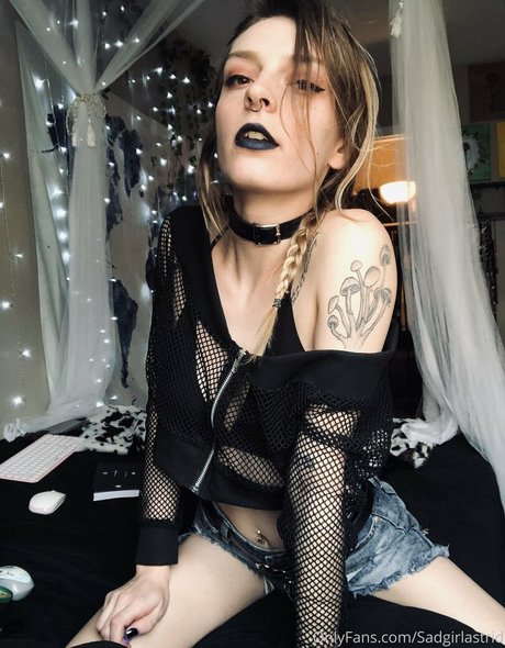 Sadgirlastridsfree