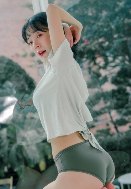 Leeesovely