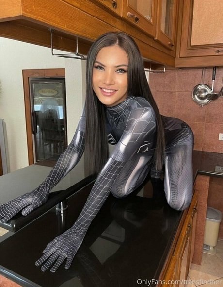 Foto di nudo di fuga di OnlyFans di Transfindher