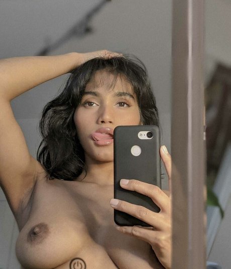Foto di nudo di fuga di OnlyFans di Kalani Fernando