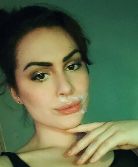 Foto di nudo di fuga di OnlyFans di Rana Katana