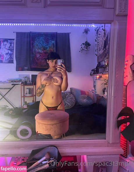 Foto di nudo di fuga di OnlyFans di Orbriz
