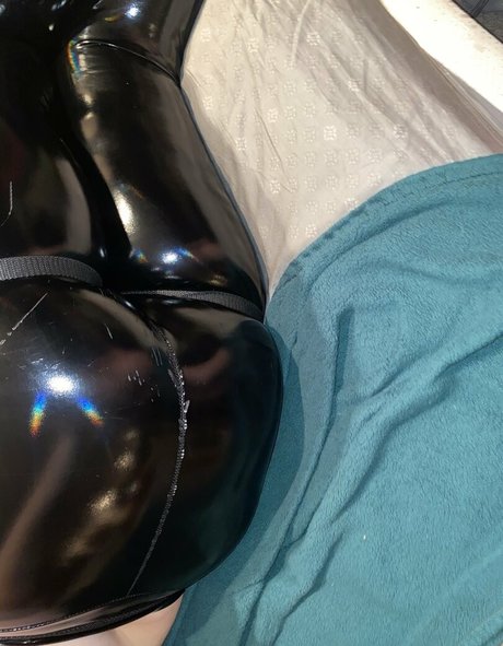 Foto di nudo di fuga di OnlyFans di Kallielonewolf17