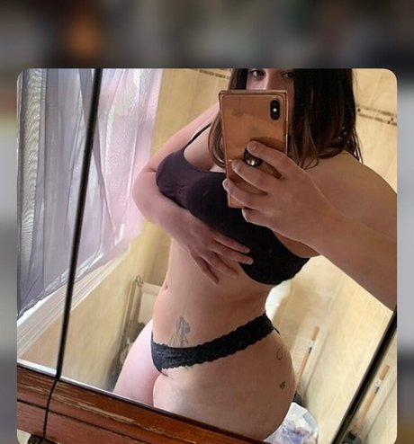 Foto di nudo di fuga di OnlyFans di Alexa Baez
