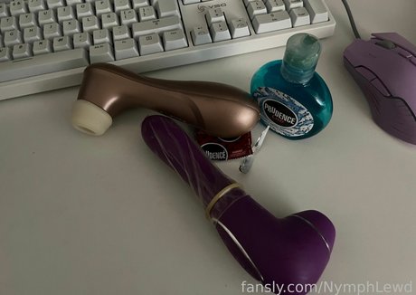 Foto di nudo di fuga di OnlyFans di Nymphlewd