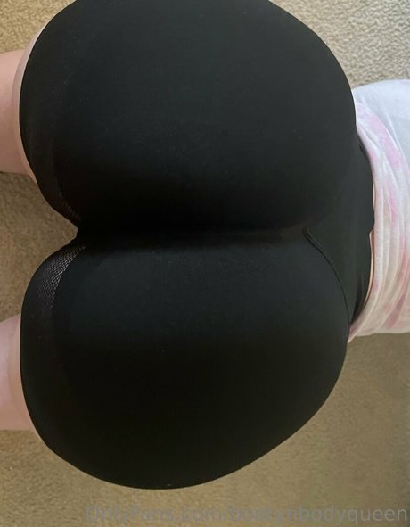 Foto di nudo di fuga di OnlyFans di Bootynbodyqueen