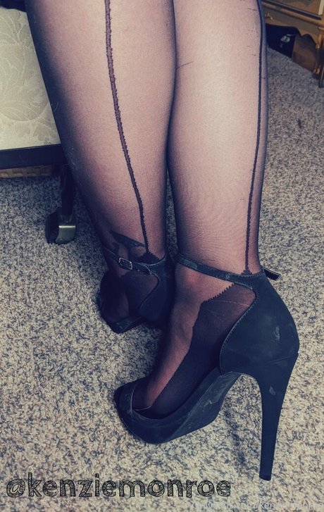 Foto di nudo di fuga di OnlyFans di Kenziemonroe