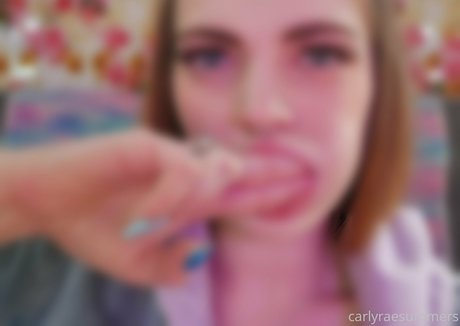 Foto di nudo di fuga di OnlyFans di Carlyraesummers