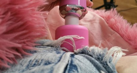 Foto di nudo di fuga di OnlyFans di Carlyraesummers