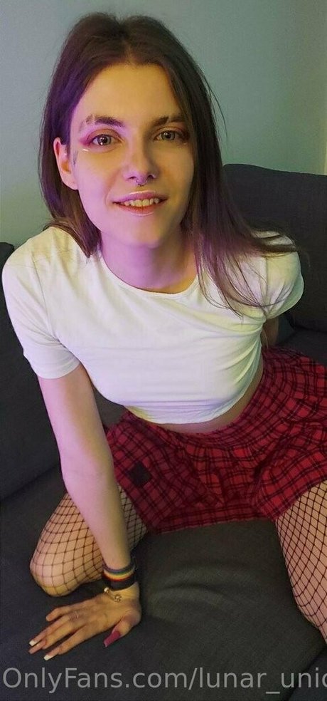 Foto di nudo di fuga di OnlyFans di Lunarunicorn