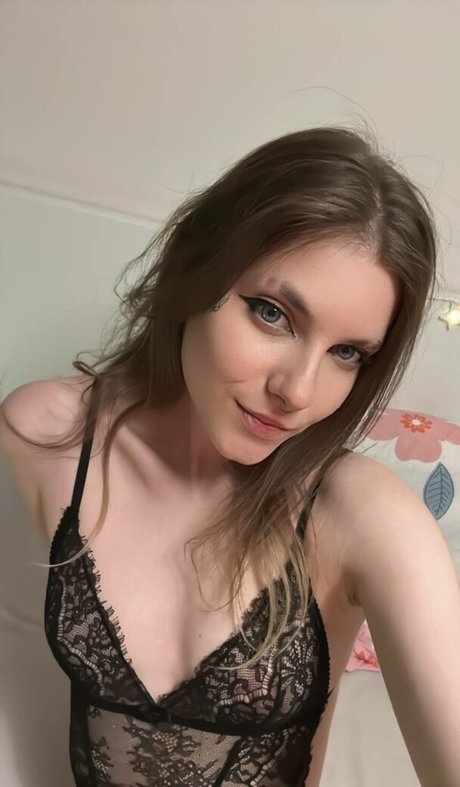 Foto di nudo di fuga di OnlyFans di Lunarunicorn