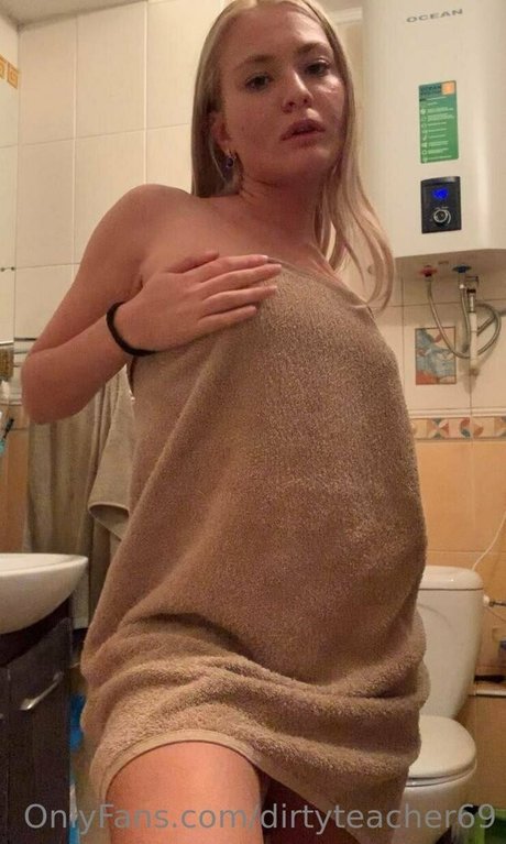 Foto di nudo di fuga di OnlyFans di Dirtyteacher69