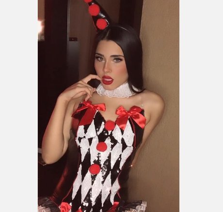Foto di nudo di fuga di OnlyFans di Adriana Olivarez
