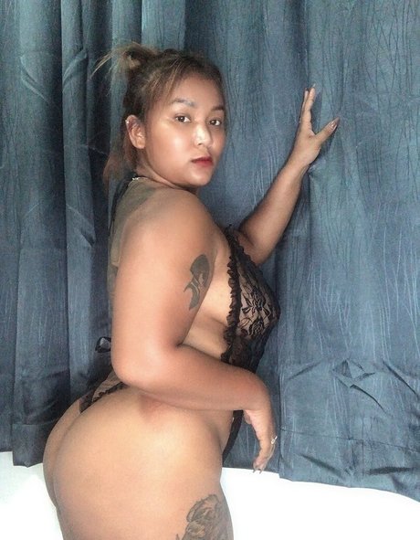 Foto di nudo di fuga di OnlyFans di Oporthaigirl