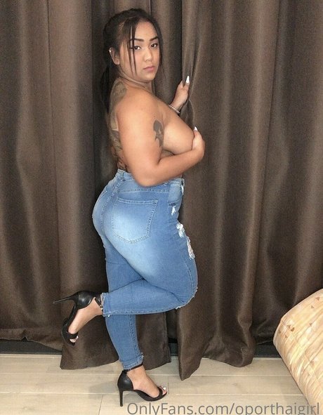 Foto di nudo di fuga di OnlyFans di Oporthaigirl