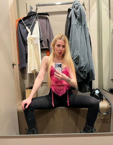 Foto di nudo di fuga di OnlyFans di Outlawblonde