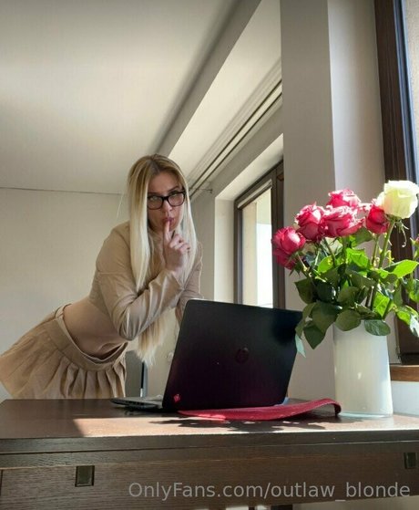 Outlaw_blonde