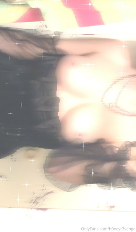 Foto di nudo di fuga di OnlyFans di Gothichorrorcliche