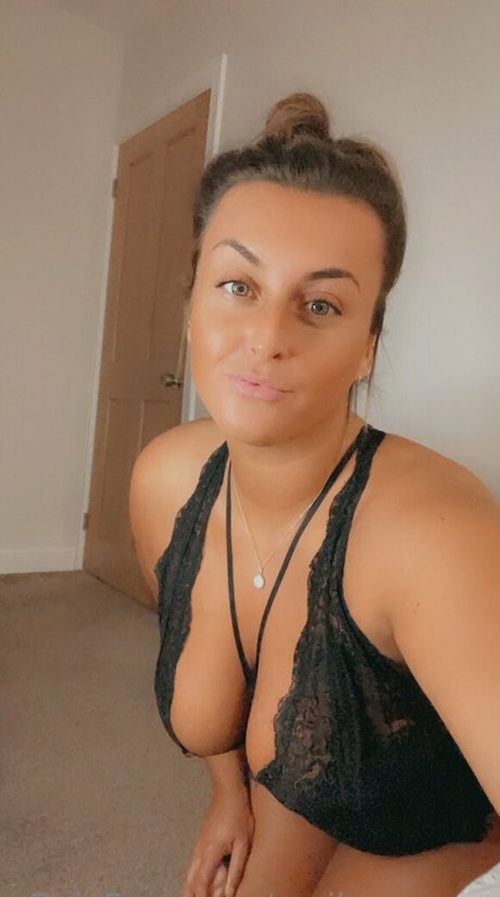 Foto di nudo di fuga di OnlyFans di Emilyyrosee