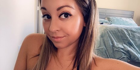 Loadsoflayla