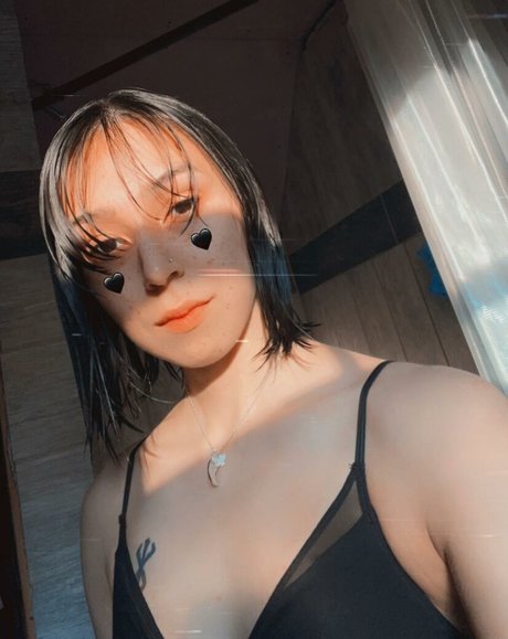 Foto di nudo di fuga di OnlyFans di Kenakenai